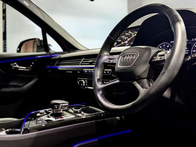 アウディ Ｑ７ ブラック スタイリング ４ＷＤ R1年 (関東) 99