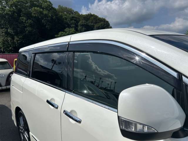 日産 エルグランド ２．５ ２５０ハイウェイスター アーバンクロム H25年 (九州・沖縄) 99