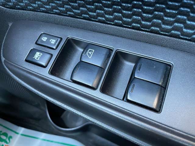 日産 ノート １．２ Ｘ ＤＩＧ－Ｓ H25年 (関東) 99