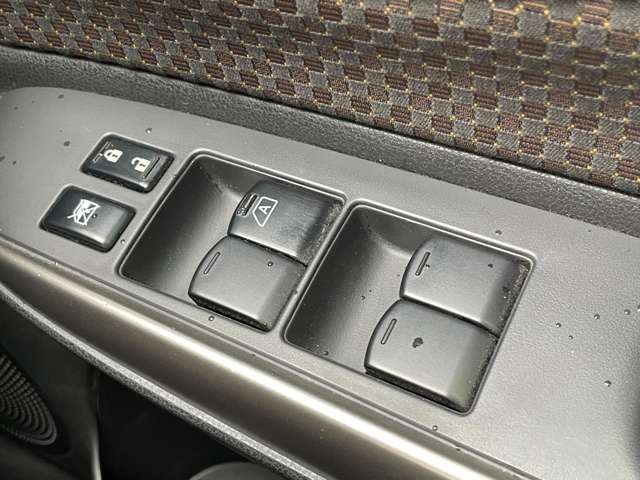 日産 ノート １．２ メダリスト H26年 (関東) 99