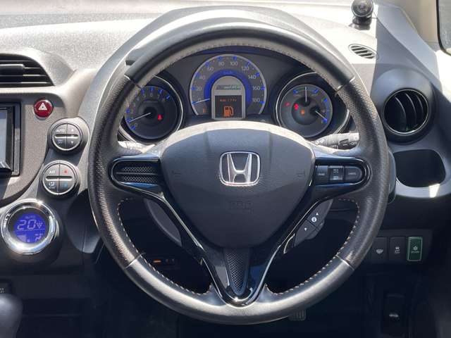 ホンダ フィット　シャトル　ハイブリッド １．３ スマートセレクション ファインライン H24年 (関東) 99