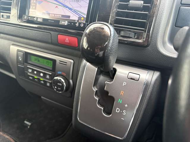 トヨタ ハイエースバン ２．８ スーパーＧＬ ダークプライムＩＩ ロングボディ ディーゼルターボ R2年 (九州・沖縄) 99
