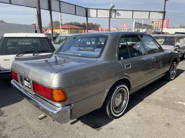 トヨタ クラウン ２．０ スーパーサルーンエクストラ H4年 (関東) 99