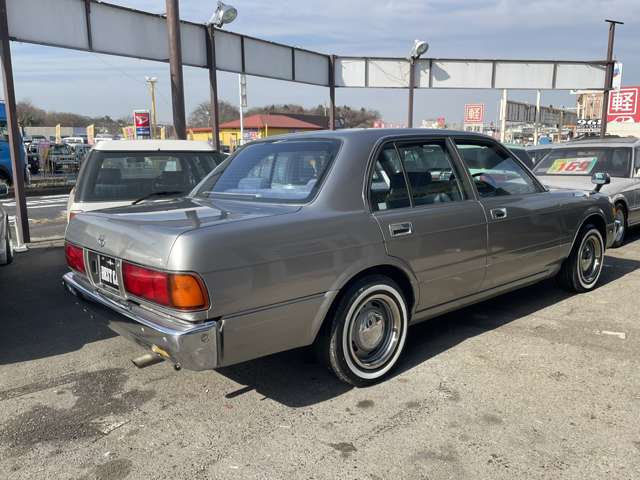 トヨタ クラウン ２．０ スーパーサルーンエクストラ H4年 (関東) 99
