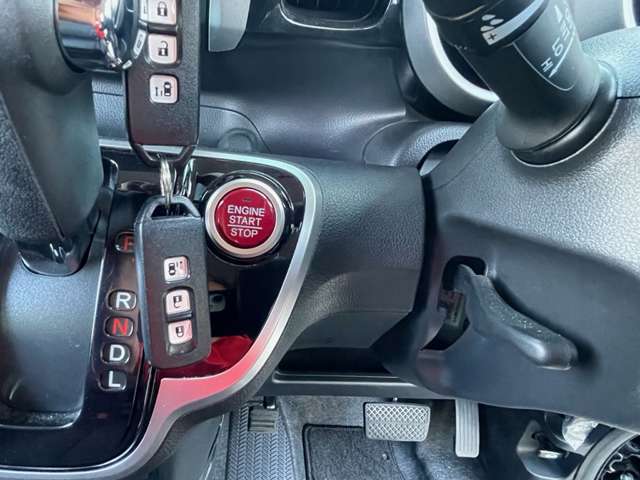 ホンダ Ｎ　ＢＯＸ ６６０ カスタムＧ ＳＳパッケージ ブラックスタイル H29年 (九州・沖縄) 99