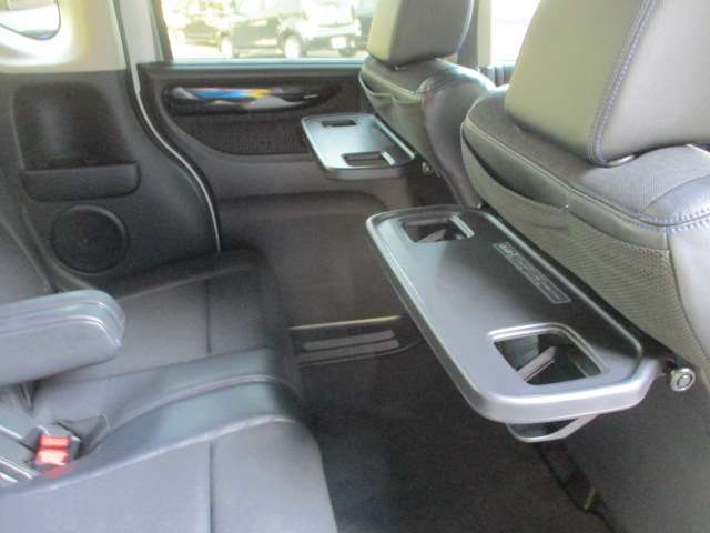 ホンダ Ｎ　ＢＯＸ ６６０ カスタムＧ ターボＳＳパッケージ ブラックスタイル H29年 (関東) 99
