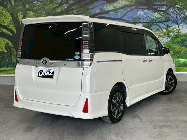 トヨタ ヴォクシー ２．０ ＺＳ 煌ＩＩ R1年 (近畿) 99