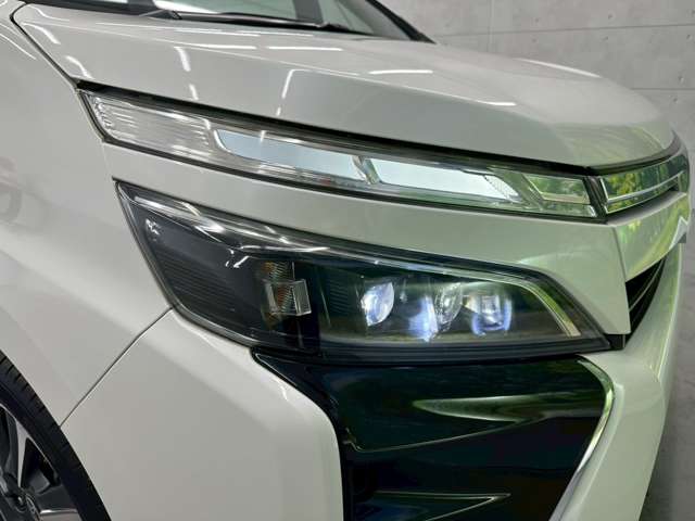 トヨタ ヴォクシー ２．０ ＺＳ 煌ＩＩ R1年 (近畿) 99
