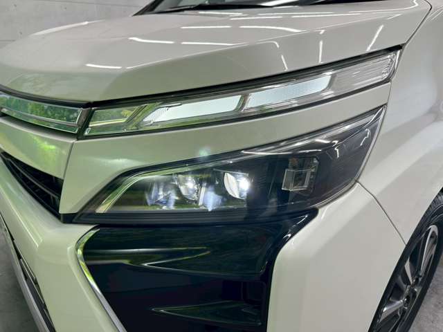 トヨタ ヴォクシー ２．０ ＺＳ 煌ＩＩ R1年 (近畿) 99