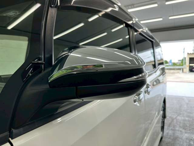 トヨタ ヴォクシー ２．０ ＺＳ 煌ＩＩ R1年 (近畿) 99