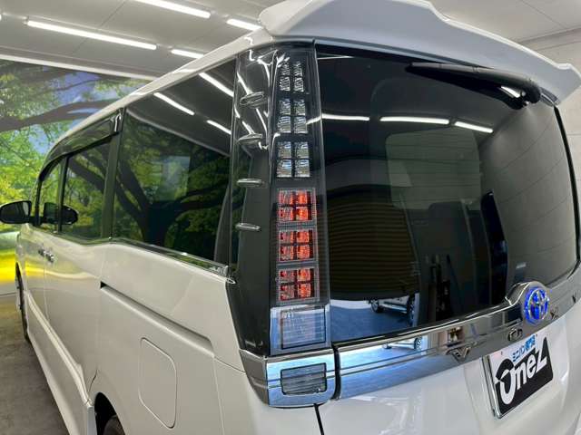 トヨタ ヴォクシー ２．０ ＺＳ 煌 H27年 (近畿) 99