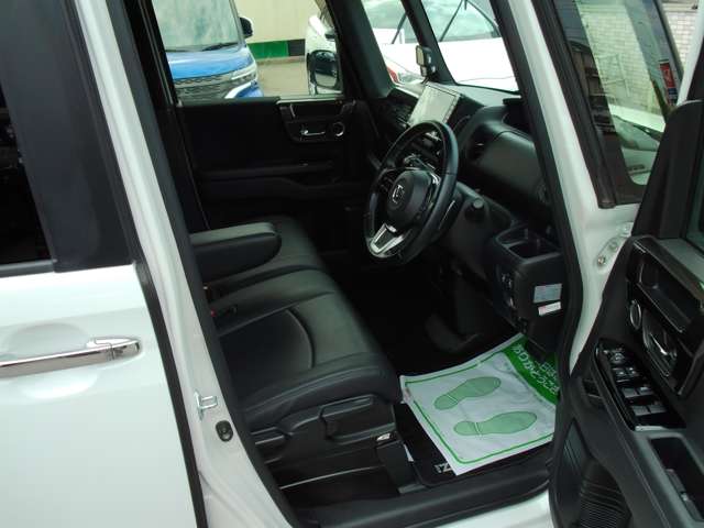 ホンダ Ｎ　ＢＯＸ カスタム ６６０ Ｇ Ｌ ターボ ホンダセンシング H30年 (関東) 99