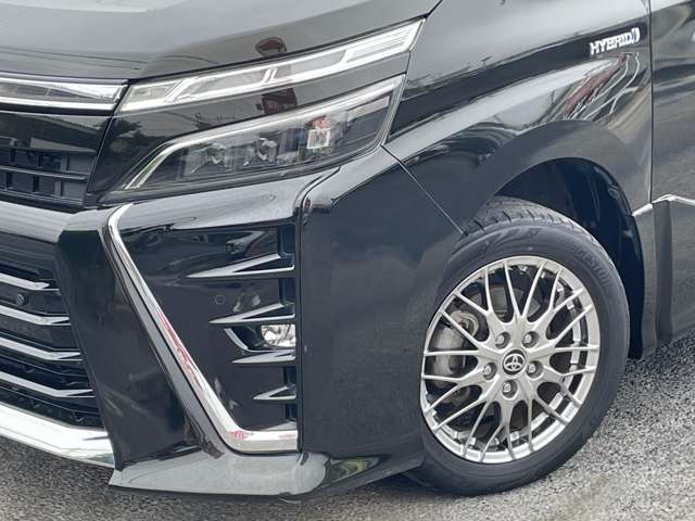 トヨタ ヴォクシー １．８ ハイブリッド ＺＳ 煌ＩＩ R1年 (関東) 99