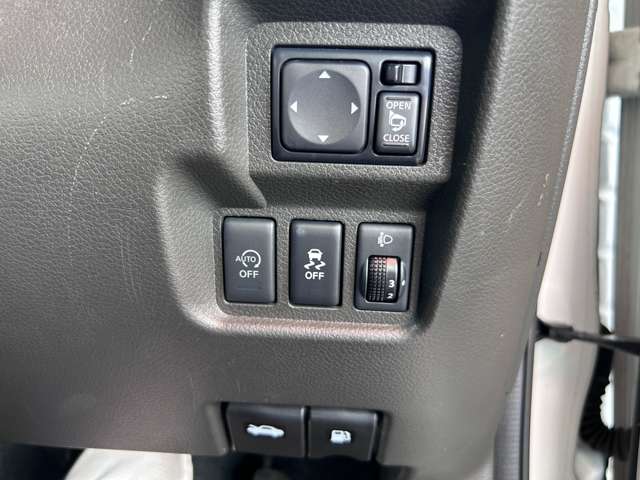 日産 キューブ １．５ １５Ｘ Ｖセレクション H27年 (九州・沖縄) 99