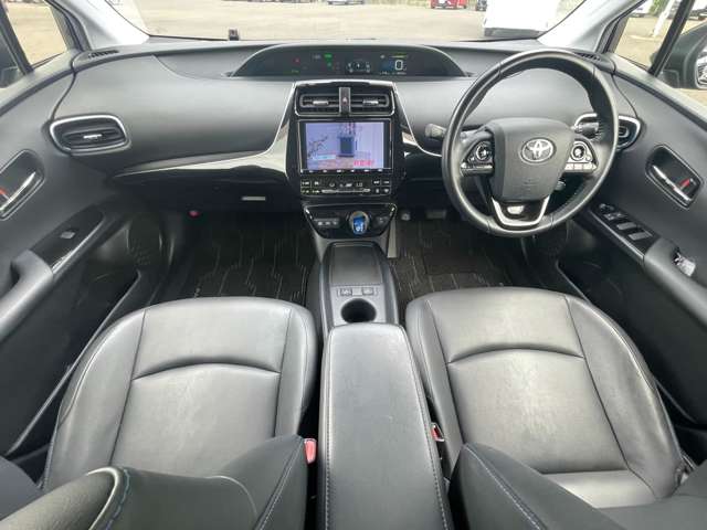 トヨタ プリウス １．８ Ｓ ツーリングセレクション Ｅ－ＦＯＵＲ ４ＷＤ R1年 (東北) 99