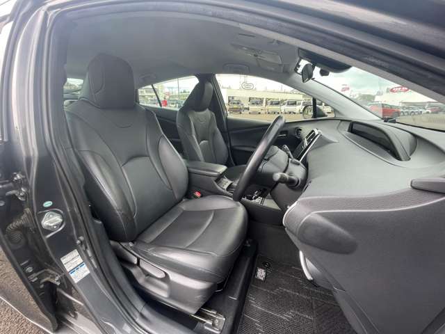 トヨタ プリウス １．８ Ｓ ツーリングセレクション Ｅ－ＦＯＵＲ ４ＷＤ R1年 (東北) 99