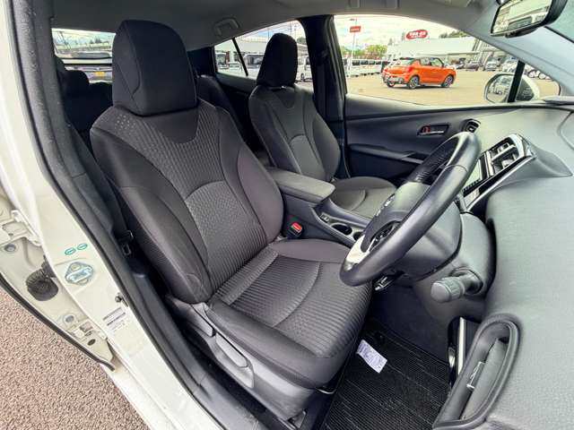トヨタ プリウス １．８ Ｓ セーフティ プラス H30年 (東北) 99
