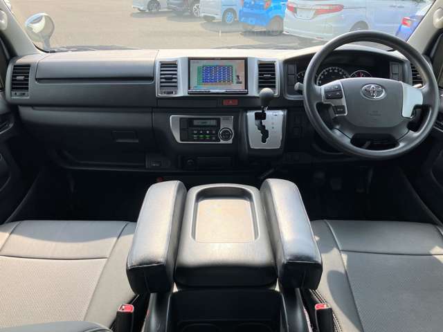 トヨタ レジアスエースバン ３．０ スーパーＧＬ ロングボディ ディーゼルターボ ４ＷＤ H28年 (東北) 99