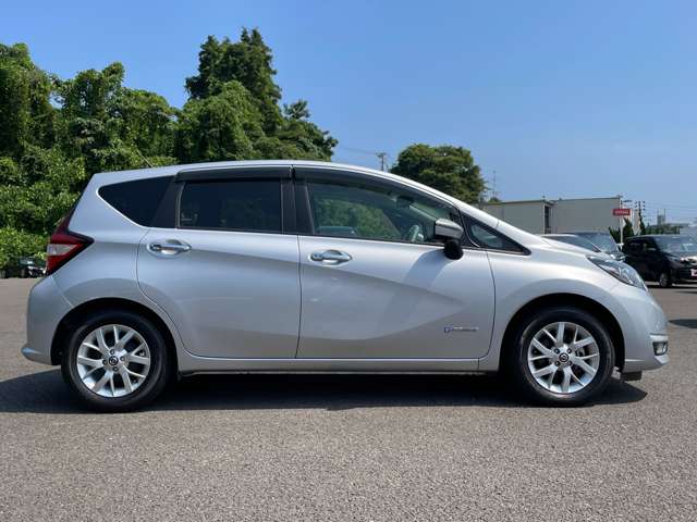 日産 ノート １．２ Ｅ－ＰＯＷＥＲ メダリスト R3年 (東北) 99
