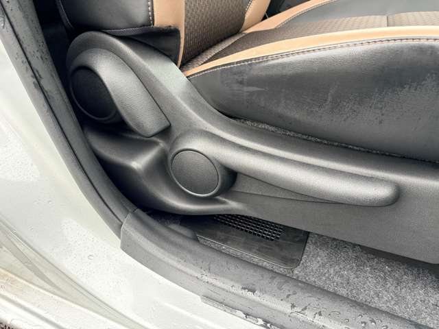 日産 ノート １．２ Ｅ－ＰＯＷＥＲ メダリスト R3年 (東北) 99