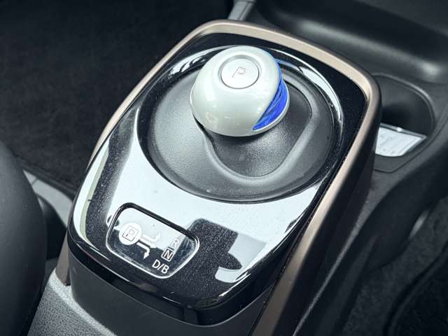 日産 ノート １．２ Ｅ－ＰＯＷＥＲ メダリスト R3年 (東北) 99