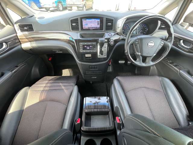 日産 エルグランド ２．５ ２５０ハイウェイスターＳ H29年 (東北) 99