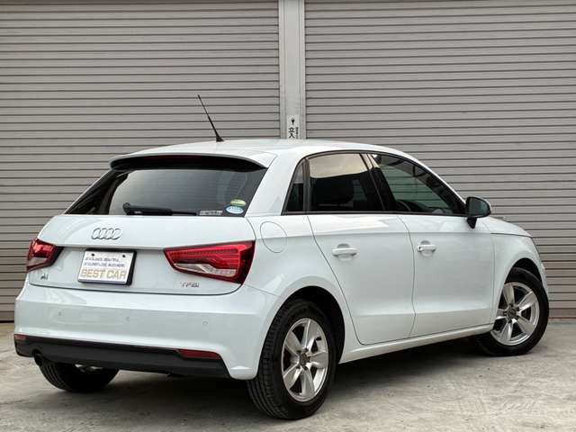 アウディ Ａ１　スポーツバック １．０　ＴＦＳＩ H27年 (関東) 99