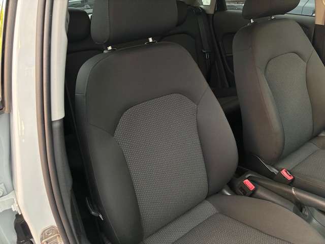 アウディ Ａ１　スポーツバック １．０　ＴＦＳＩ H27年 (関東) 99
