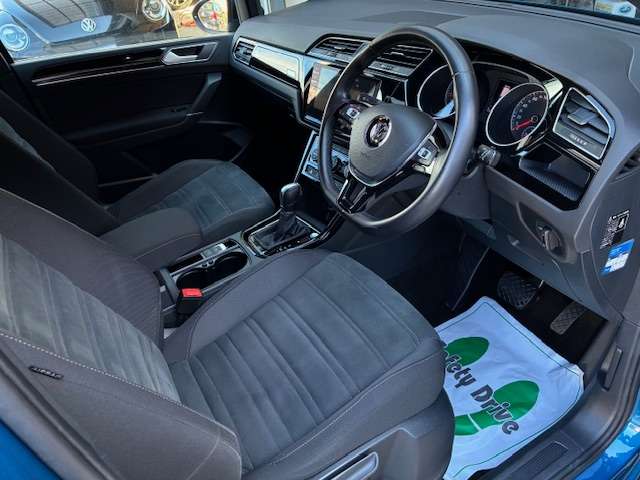 フォルクスワーゲン ゴルフトゥーラン ＴＳＩ　Ｒライン R1年 (関東) 99
