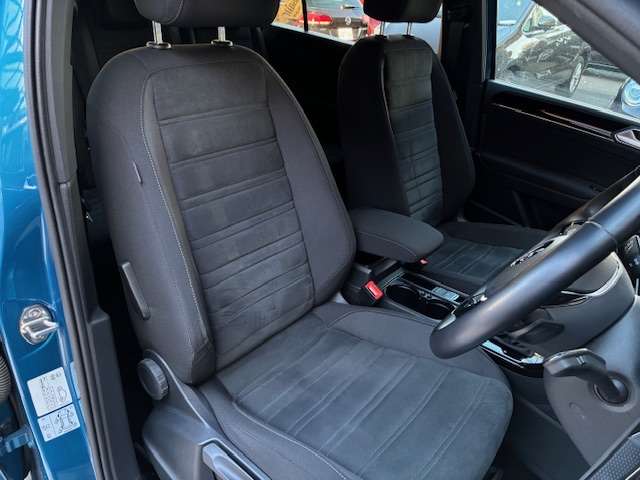 フォルクスワーゲン ゴルフトゥーラン ＴＳＩ　Ｒライン R1年 (関東) 99