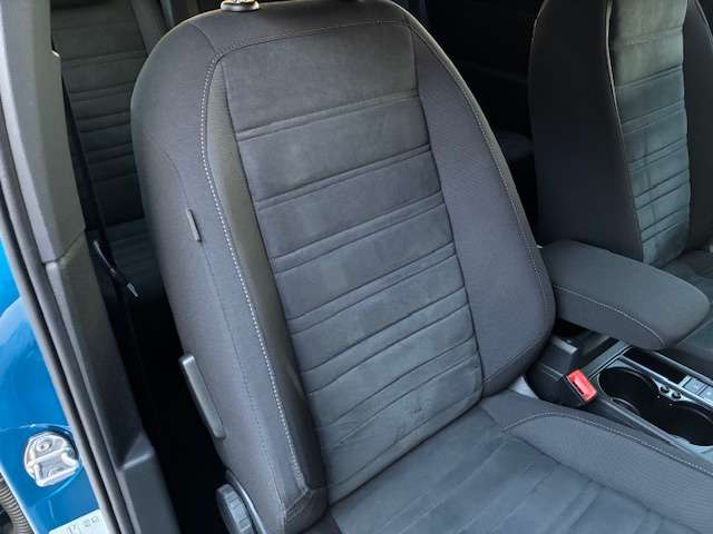 フォルクスワーゲン ゴルフトゥーラン ＴＳＩ　Ｒライン R1年 (関東) 99