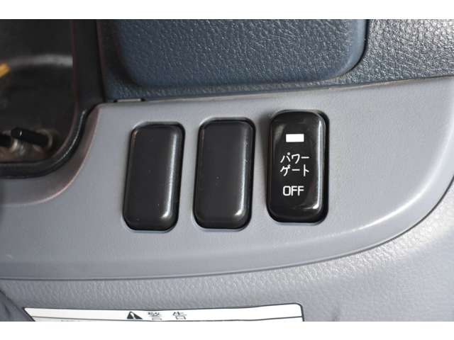 三菱フソウ キャンター ３．０ ロング 全低床 ディーゼルターボ H28年 (近畿) 99