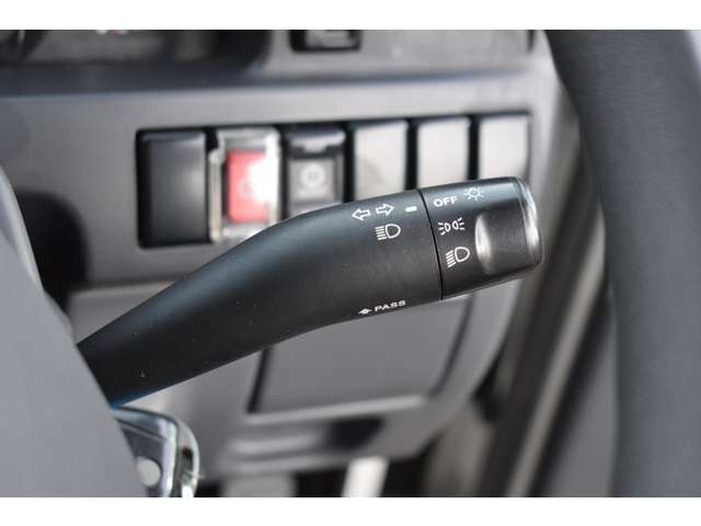 いすゞ エルフ ３．０ フルフラットロー ディーゼルターボ H27年 (近畿) 99