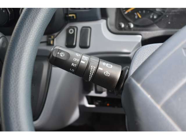 三菱フソウ キャンター ３．０ＤＴ ロング 全低床 ４ＷＤ H27年 (近畿) 99