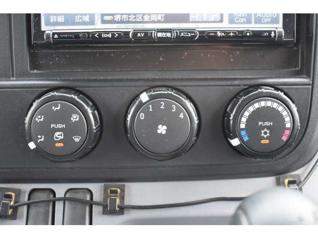三菱フソウ キャンター ３．０ＤＴ ロング 全低床 ４ＷＤ H27年 (近畿) 99