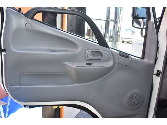 日野自動車 デュトロ ４．０ フルジャストロー ディーゼルターボ H28年 (近畿) 99