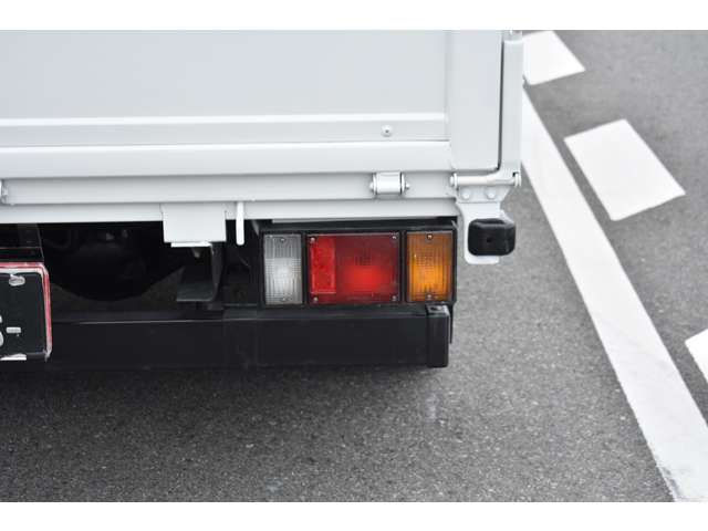 いすゞ エルフ ３．０ フルフラットロー ディーゼルターボ H22年 (近畿) 99