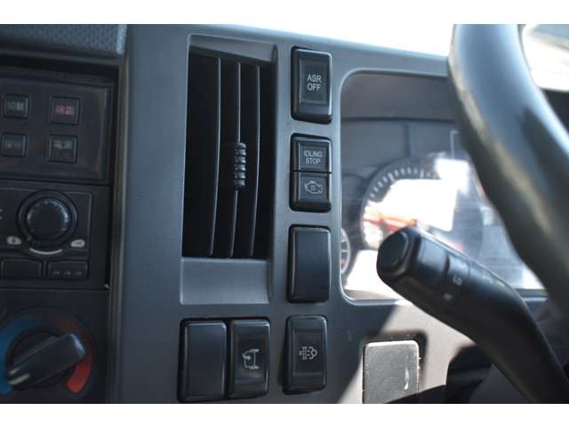 いすゞ エルフ ３．０ＤＴ H26年 (近畿) 99