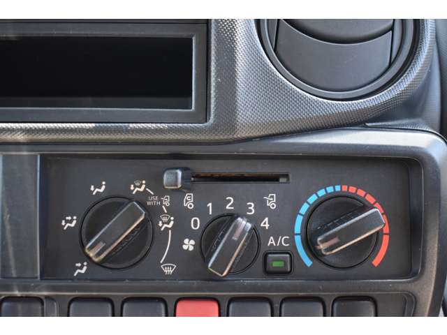 日野自動車 デュトロ ４．０ ダンプ ディーゼルターボ H25年 (近畿) 99