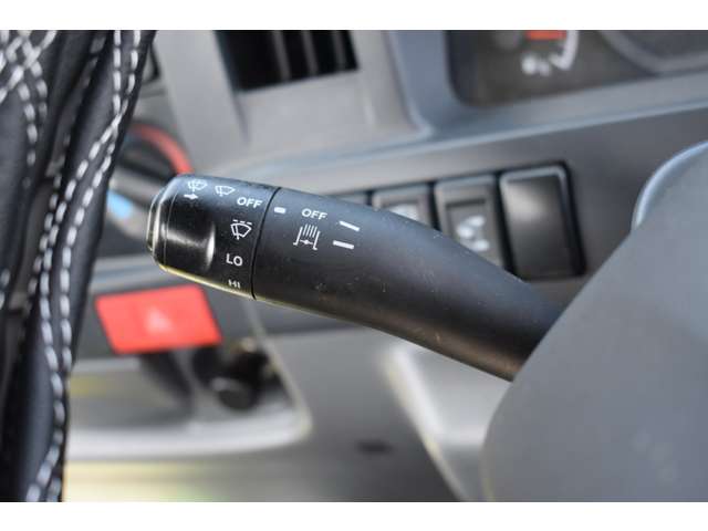 いすゞ エルフ ３．０ フルフラットロー ディーゼルターボ H29年 (近畿) 99