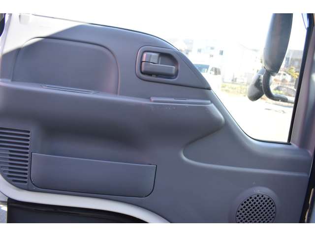 マツダ タイタン ３．０ＤＴ 冷蔵冷凍車－３０℃設定 H30年 (近畿) 99