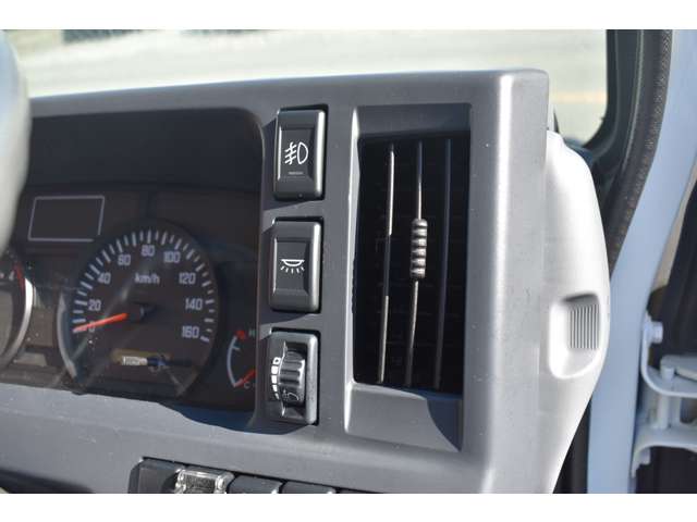 マツダ タイタン ３．０ＤＴ 冷蔵冷凍車－３０℃設定 H30年 (近畿) 99