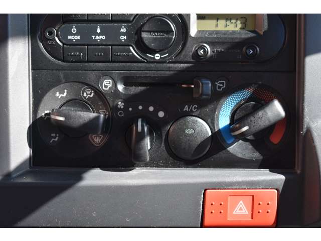 マツダ タイタン ３．０ＤＴ 冷蔵冷凍車－３０℃設定 H30年 (近畿) 99