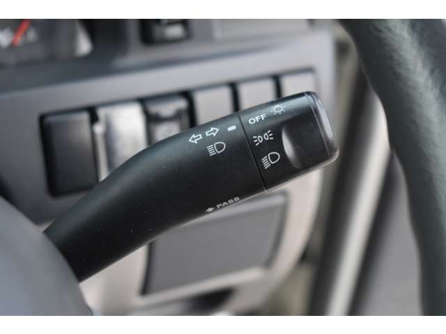 いすゞ エルフ ３．０ フルフラットロー ディーゼルターボ H26年 (近畿) 99