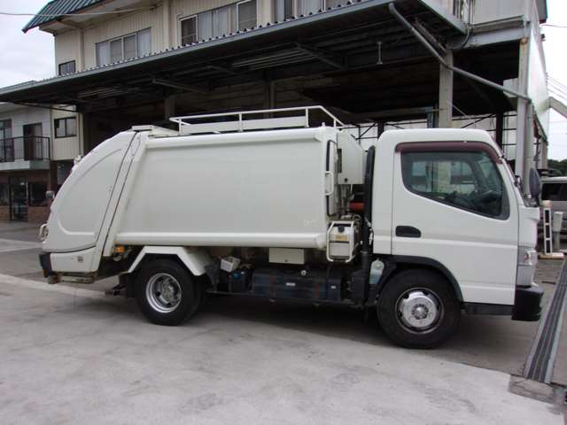 三菱フソウ キャンター パッカー車 H26年 (関東) 99