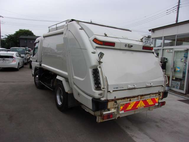 三菱フソウ キャンター パッカー車 H26年 (関東) 99
