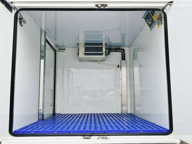 ダイハツ ハイゼットトラック ＦＲＰ中温冷蔵冷凍車 －７℃設定 H30年 (関東) 99