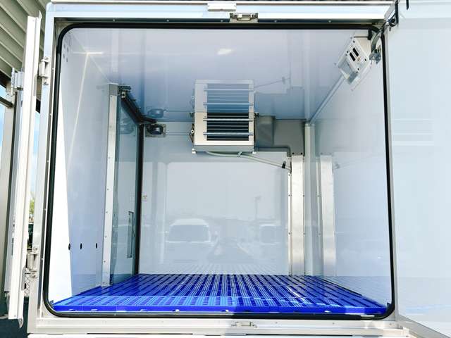 ダイハツ ハイゼットトラック カラーアルミ中温冷凍車 －７℃設定 R8年 (関東) 99