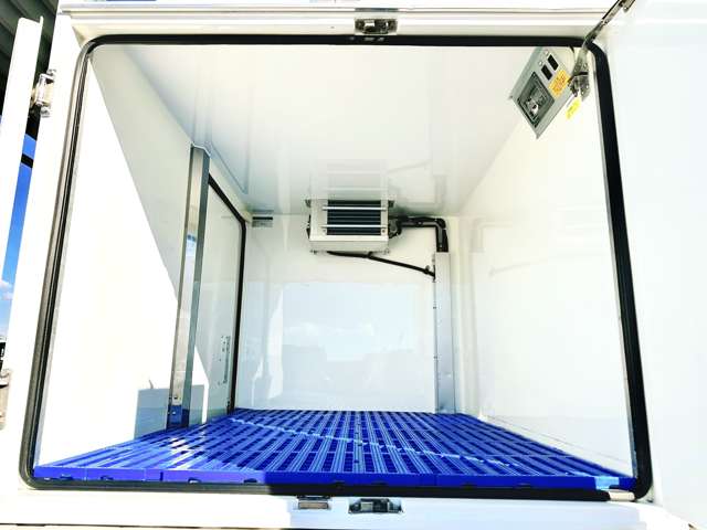 ダイハツ ハイゼットトラック ＦＲＰ中温冷蔵冷凍車 －７℃設定 H29年 (関東) 99