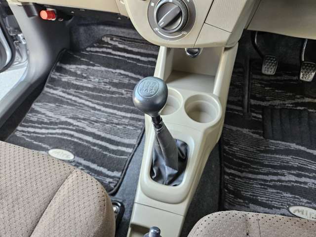 ダイハツ ミラ ６６０ Ｌ H22年 (中国) 99